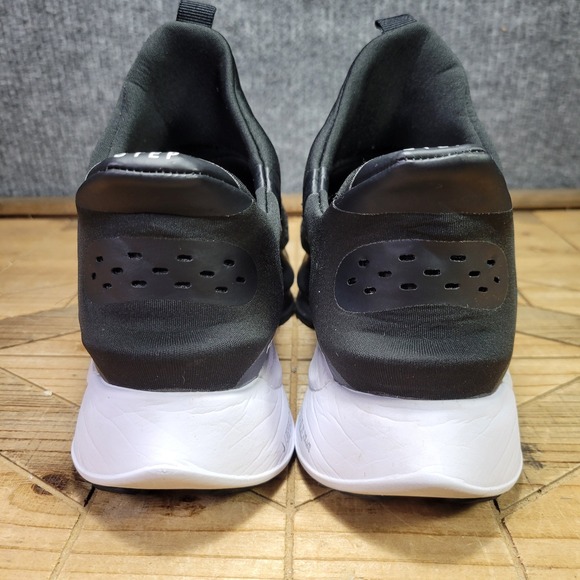 Nike Air Zoom Tempo NEXT% Flyease Mens 8.5  Black White CV1889-005 Running Shoes - Picture 7 of 13